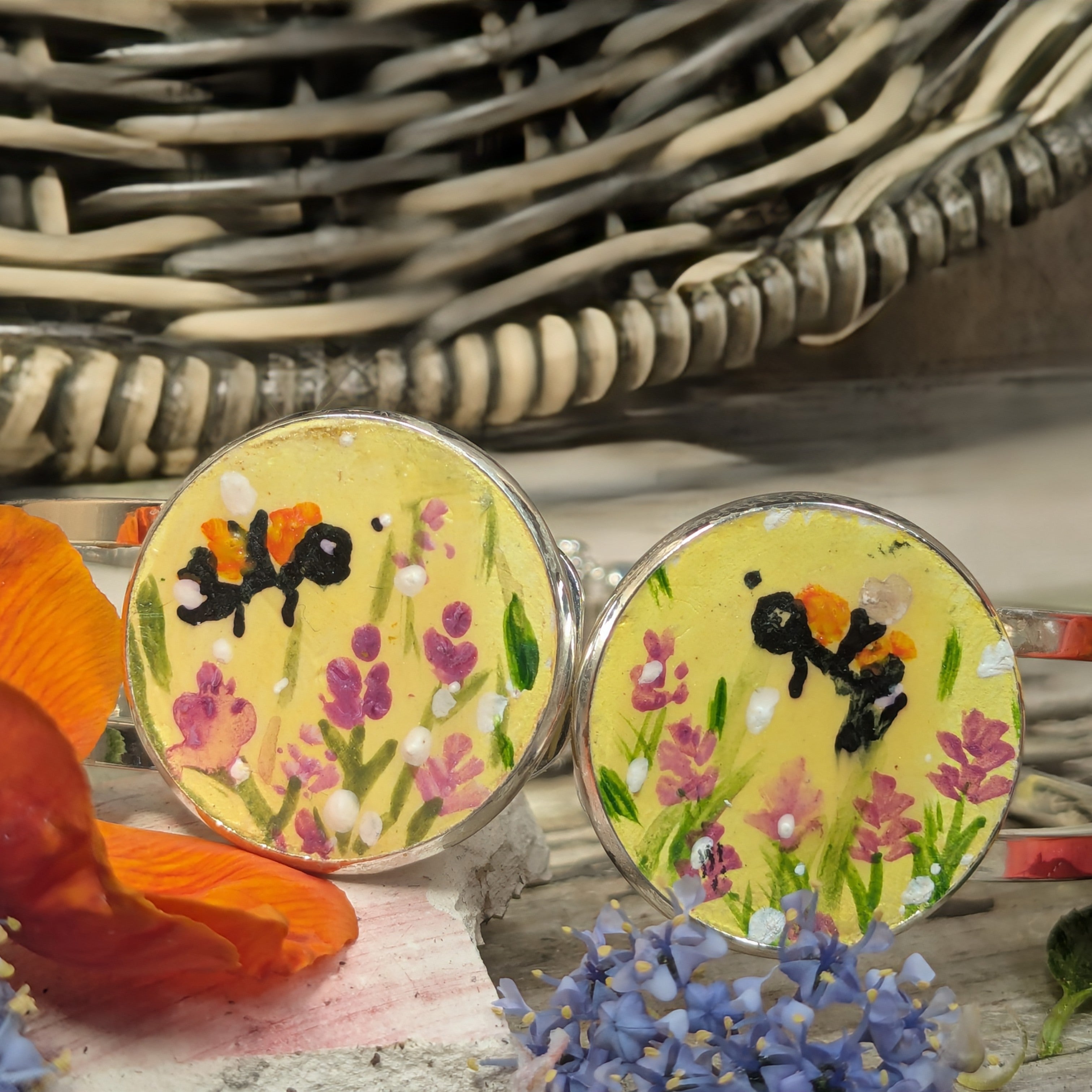 NEW Bee Bangle (green)