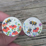 Load image into Gallery viewer, NEW Bee Bangle (cream)
