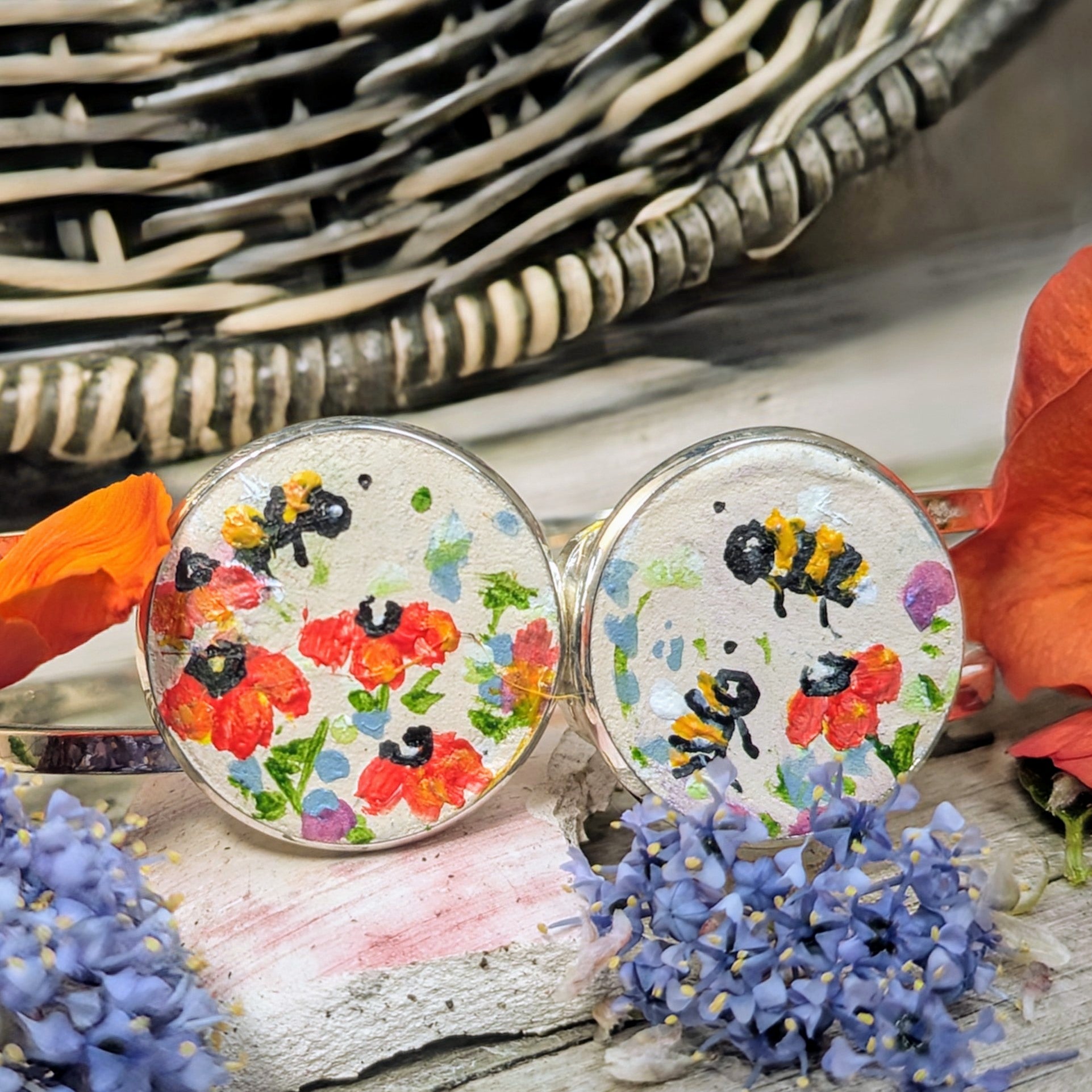 NEW Bee Bangle (cream)