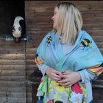 Load image into Gallery viewer, Bumble Bee Garden Shawl (cotton)
